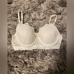 Victoria’s Secret Lace Lightly Lined T-Shirt Bra
